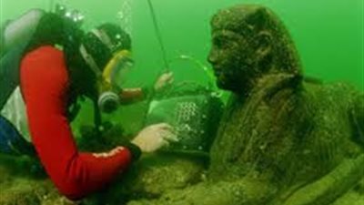 مدير عام الآثار الغارقة: مصر القديمة صنعت السفن وخصصت لها مقابر