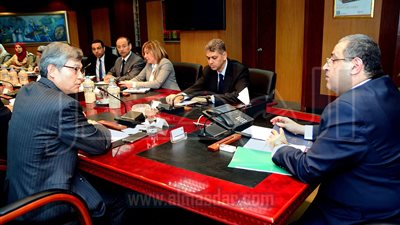وزير الاستثمار يبحث دعم التعاون الاقتصادي مع وفد من الشركات الكورية