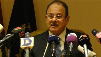 إيقاف ظابط عن العمل بعد محاولته سرقة إحدى السيدات في مدينة نصر