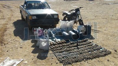 بالصور.. الجيش الثالث الميدانى ينجح فى ضبط كمية كبيرة من المتفجرات والذخائر