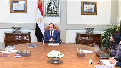 السيسي يوجه بالتوسع في دعم ريادة الأعمال والصناعات المتوسطة والصغيرة