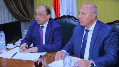 تشكيل لجنة لإجراء معاينات عاجلة على الطرق ذات الأولوية بـ 11 محافظة