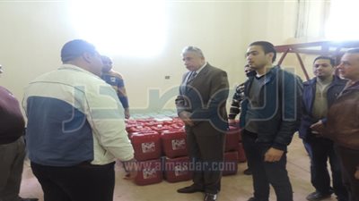 ضبط مصنع لتعبئة زيوت السيارات مجهولة المصدر في الغربية