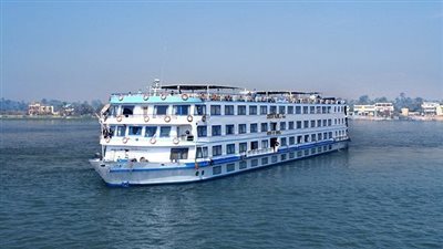 «السياحة» تقرر مد المهلة الممنوحة للفنادق العائمة المتوقفة 3 أشهر