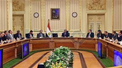 رئيس الوزراء يوجه ببدء تنفيذ خطة تطوير المؤسسات الصحفية القومية