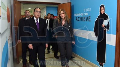رئيس الوزراء يتفقد الأكاديمية الوطنية للتدريب ويلتقى نواب المحافظين