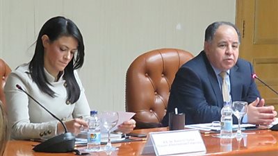 الحكومة تبحث سبل التعاون مع البنك الدولي لتطوير نظام التأمين الصحي الشامل