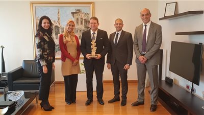 بنك عوده يحصل على جائزة الأفضل فى الابتكار و رضاء العملاء 