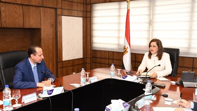 «السعيد» تبحث مع مجموعة «العمودي» السعودية الفرص الاستثمارية بمصر