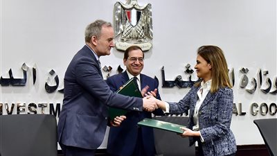 مصر توقع إتفاقا مع البنك الأوروبي للاستثمار في الطاقة بـ 200 مليون دولار