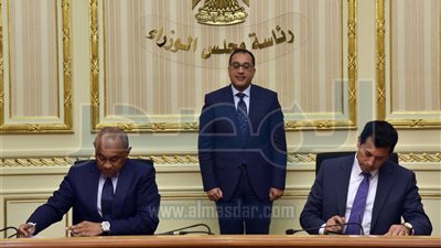 «مدبولي» يشهد توقيع إتفاقية تجديد استضافة مصر لمقر «الكاف» 10 سنوات