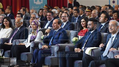 السيسي: وقعنا على طلب لجنة العفو الرئاسي بالإفراج عن أكثر من 300 شاب