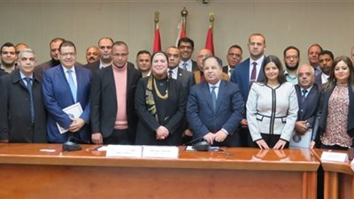 «المالية» و«التجارة» يُوَّقعان 34 اتفاق تسوية لمستحقات المصدرين المتأخرة