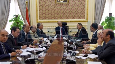 رئيس الوزراء يبحث مع وزير الري تحديث قواعد بيانات المياه الجوفية 