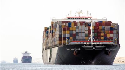 59 سفينة تعبر قناة السويس اليوم بحمولات 4 ملايين طن