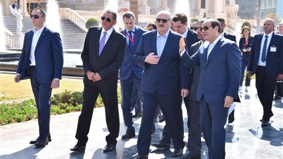 السيسي يصطحب الرئيس البيلاروسي في جولة تفقدية بالعاصمة الإدارية