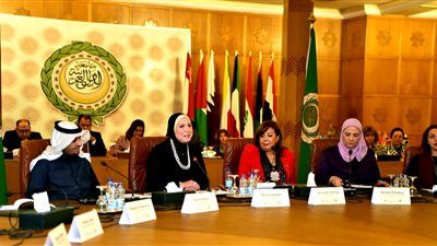 وزيرة التجارة تؤكد حرص الحكومة على التحول إلى المجتمع الرقمي