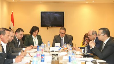 «العناني» يوجه بوضع رؤية وخطة شاملة للترويج للمقاصد السياحية