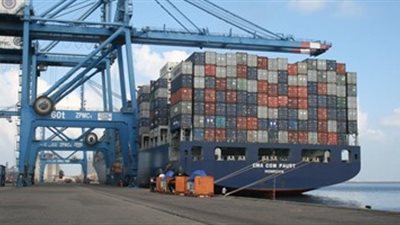 ميناء دمياط يستقبل 7 سفن خلال 24 ساعة