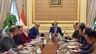 رئيس الوزراء: خطط زمنية لتسكين قاطنى المناطق العشوائية بالوحدات البديلة