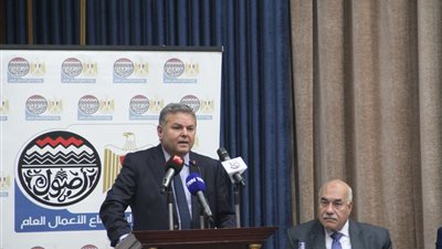 وزير قطاع الأعمال يشهد توقيع عقود التحول الرقمي لـ 60 شركة قابضة وتابعة