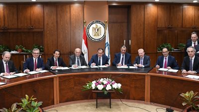 «البترول» تعلن تسوية قضية التحكيم الدولى مع «يونيون فينوسا»