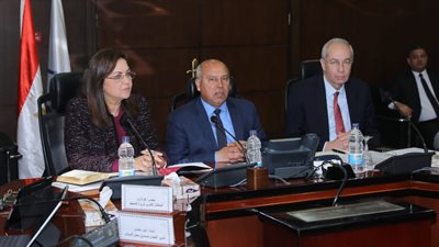 وزيرا «النقل» و«التخطيط» يبحثان إنشاء شركة وطنية لصناعات السكك الحديدية