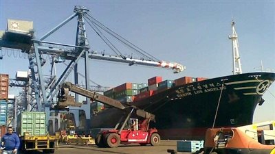 ميناء دمياط يستقبل 10 سفن بضائع ويُصدر 3314 طن 