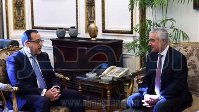 رئيس الوزراء يلتقى مرشح مصر لمنصب مدير عام منظمة التجارة العالمية