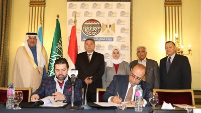 وزير قطاع الأعمال يشهد توقيع عقد تطوير فندق شبرد بتكلفة 1,4 مليار جنيه