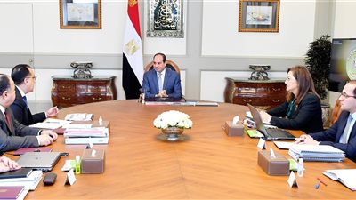 السيسي يوجه بزيادة حد الإعفاء الضريبي للعاملين حتى 15 ألف جنيه سنويا