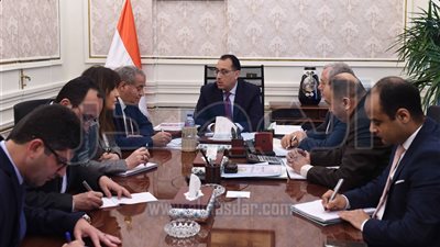 رئيس الوزراء يستعرض رصيد المخزون الاحتياطي من السلع الأساسية
