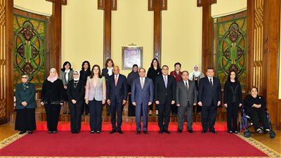 السيسي يلتقى سيدات مصريات بمناسبة الاحتفال بعيد المرأة المصرية