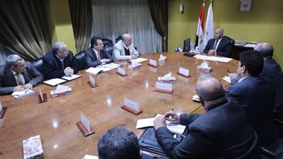 وزير النقل يوجه بسرعة إنهاء الدراسة الخاصة بالكارت الذكي للمواصلات