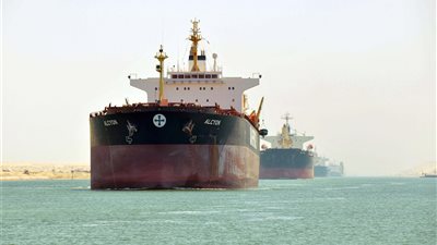 عبور 1662 سفينة قناة السويس بحمولات 101 مليون طن خلال مارس الماضي