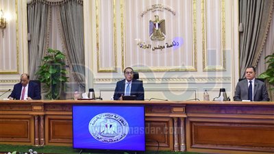 رئيس الوزراء يُشدد على التعامل بحسم مع مخالفات البناء وتحويلها للنيابة العسكرية