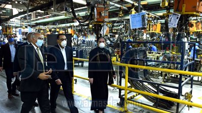 رئيس الوزراء يشيد بإجراءات الوقاية فى مصنع «جنرال موتورز مصر»