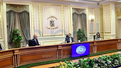 «مدبولى» يوجه بسرعة صرف مستحقات شركات المقاولات