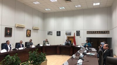 وزير السياحة يبحث ضوابط وإجراءات التعقيم بالمنشآت الفندقية