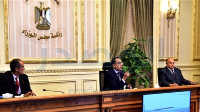 «مدبولى» يتابع موقف تنفيذ مشروعات قطاع الاتصالات بالعاصمة الادارية