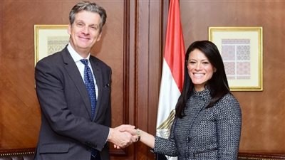 مصر وبريطانيا تضعان أسس التعاون المشترك لمواجهة كورونا