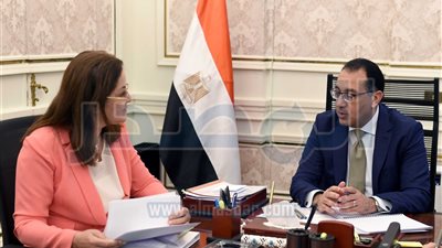 الحكومة: إتاحة الخدمات المُميكنة وتوصيل الوثائق للمنازل.. 30 يونيو المقبل