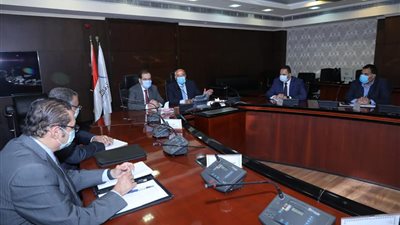 الحكومة تشكل لجنة لسرعة تأهيل خط سكة حديد «قنا-سفاجا-أبو طرطور»