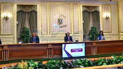 رئيس الوزراء يتابع جهود عودة المصريين العالقين بالخارج