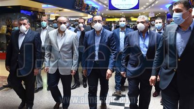 «مدبولى» يتفقد مطار القاهرة لمتابعة تطبيق الإجراءات الإحترازية