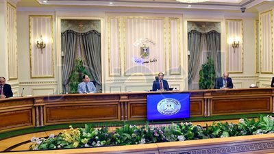 الحكومة تبحث آليات توفير التمويل اللازم لتنفيذ 250 ألف وحدة إسكان اجتماعى