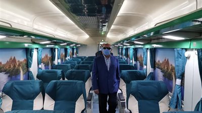 وزير النقل: وصول 33 عربة سكة حديد جديدة من روسيا.. يونيو المقبل