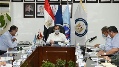 «الملا»: خطة لزيادة الاعتماد علي الموانىء البترولية التخصصية