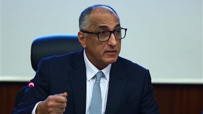 البنك المركزى يبحث إضافة قطاع المقاولات لمبادرة الـ 100 مليار جنيه
