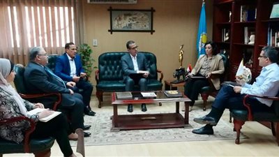 وزير السياحة يبحث المصادر المقترحة لتمويل صندوق دعم العاملين بالقطاع